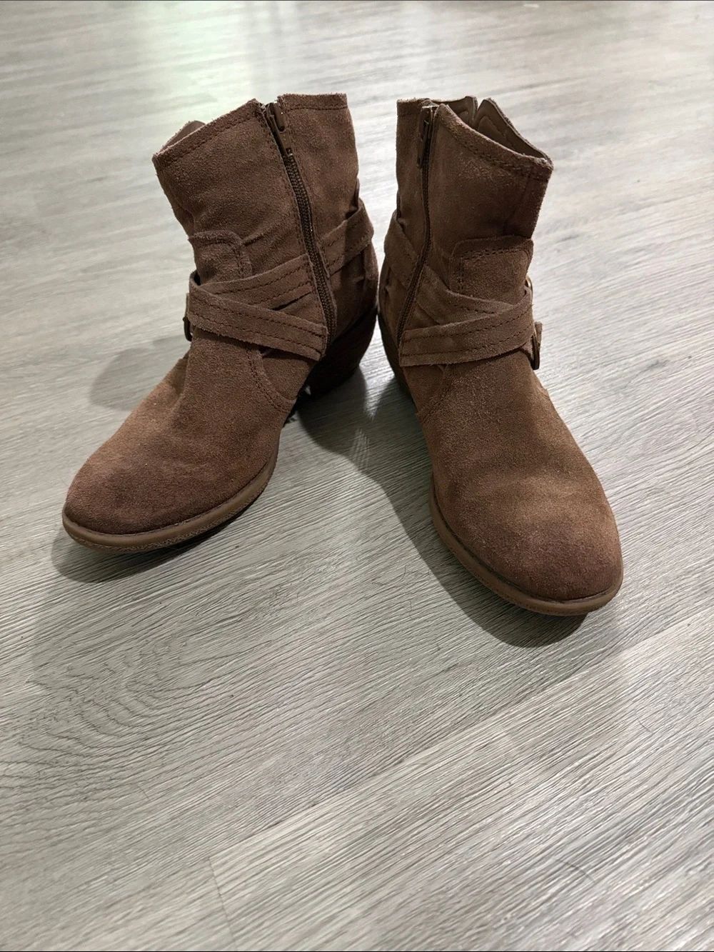 Madison Edison Brown Suede Ankle Boots - Classic Casual Style Sz 7.5 EUC